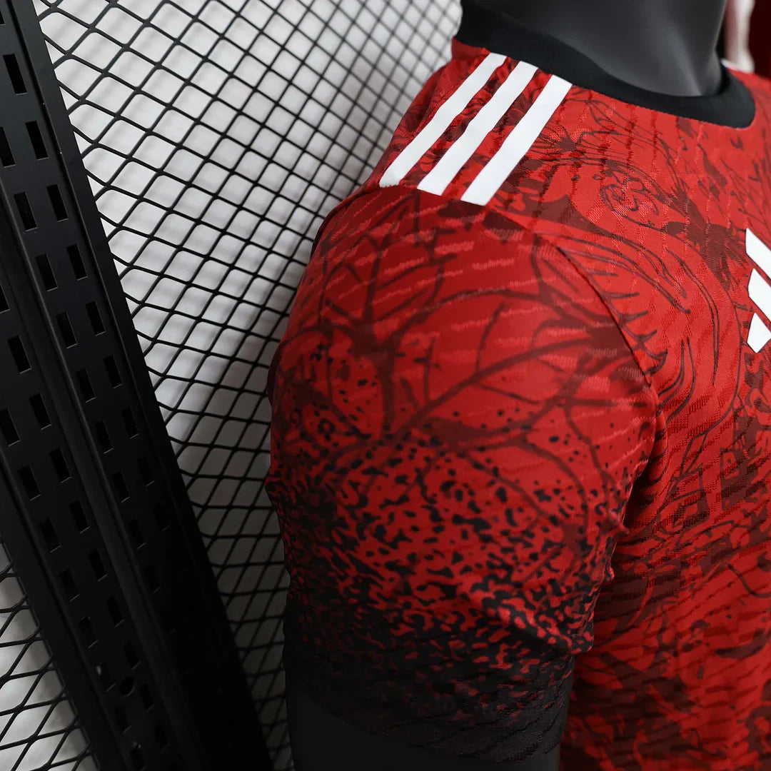 Liverpool "Gekrönter Adler" Limited Trikot